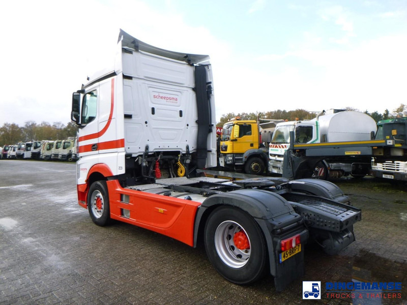 Mercedes-Benz Actros 1945 4x2 Euro 6 - Nyergesvontató: 3 kép. Mercedes-Benz Actros 1945 4x2 Euro 6 - Nyergesvontató: 3 kép.