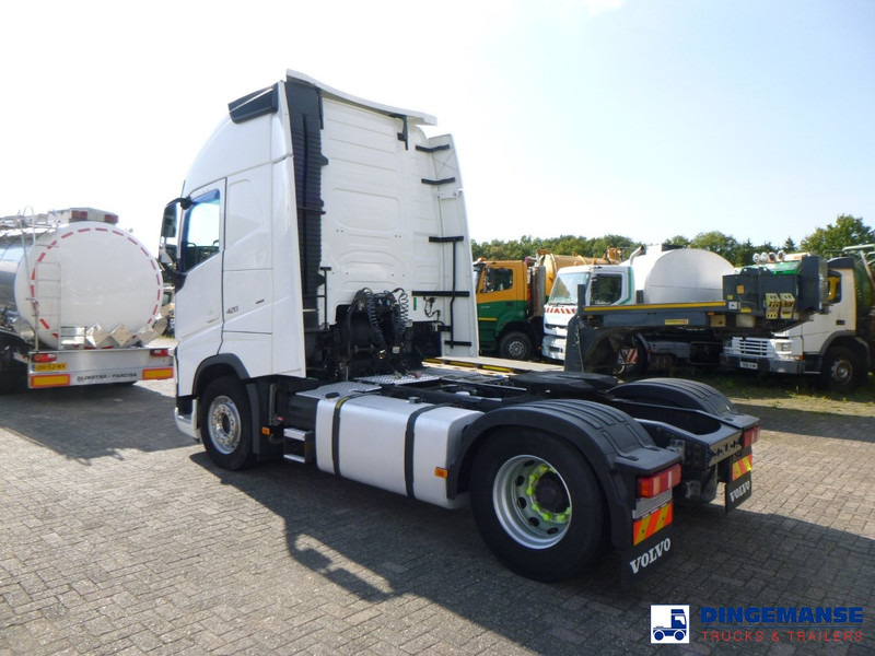 Volvo FH 420 4X2 Euro 6 + ADR - Nyergesvontató: 3 kép. Volvo FH 420 4X2 Euro 6 + ADR - Nyergesvontató: 3 kép.