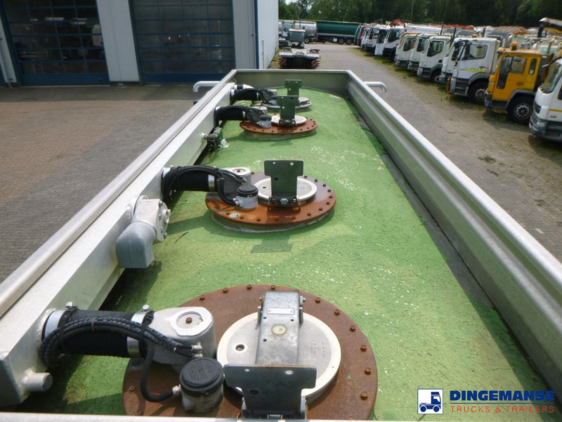 Tartályos teherautó Renault Premium 270 dxi 4x2 fuel tank 13.7 m3 / 4 comp: 17 kép. Tartályos teherautó Renault Premium 270 dxi 4x2 fuel tank 13.7 m3 / 4 comp: 17 kép.