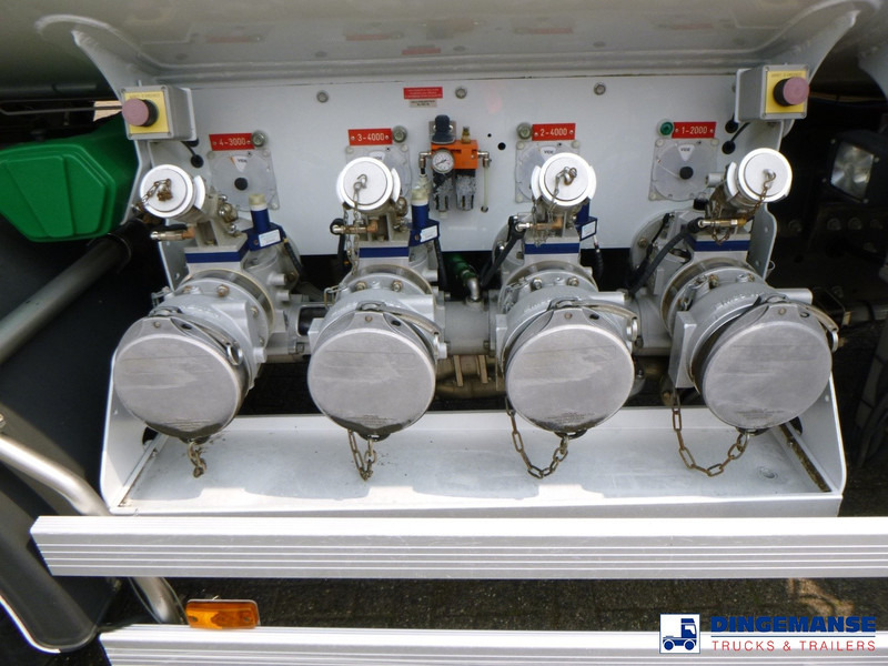 Tartályos teherautó Renault Premium 270 dxi 4x2 fuel tank 13.7 m3 / 4 comp: 10 kép.