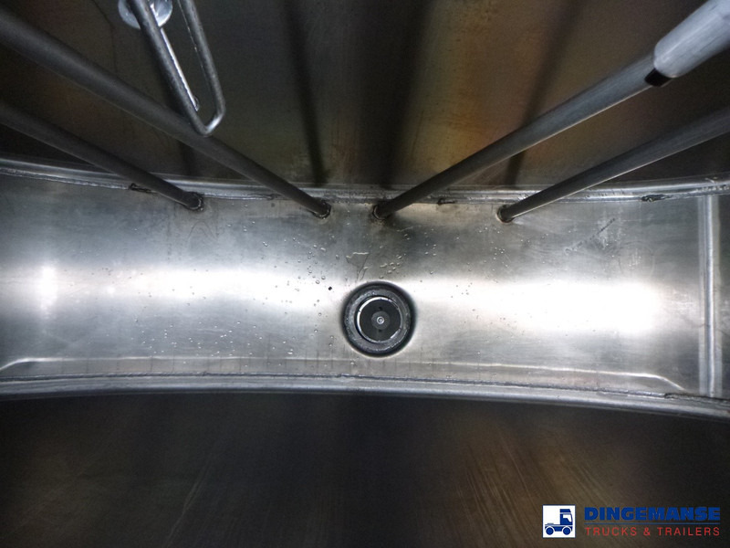 Tartályos teherautó Renault Premium 270 dxi 4x2 fuel tank 13.7 m3 / 4 comp: 19 kép.