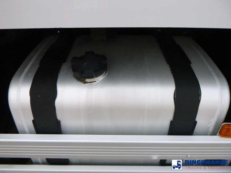 Tartályos teherautó Renault Premium 270 dxi 4x2 fuel tank 13.7 m3 / 4 comp: 9 kép.