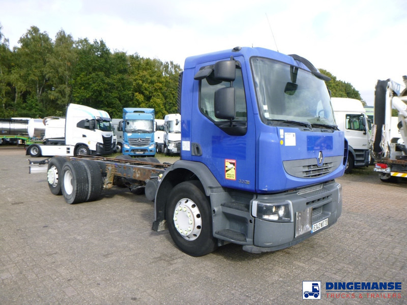 Renault Premium 320 dxi 6x2 chassis ADR - Tartályos teherautó: 2 kép. Renault Premium 320 dxi 6x2 chassis ADR - Tartályos teherautó: 2 kép.
