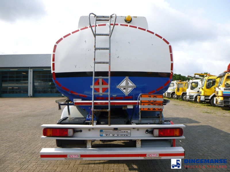Scania P 230 DB 4x2 RHD fuel tank 12.4 m3 / 4 comp - Tartályos teherautó: 5 kép. Scania P 230 DB 4x2 RHD fuel tank 12.4 m3 / 4 comp - Tartályos teherautó: 5 kép.