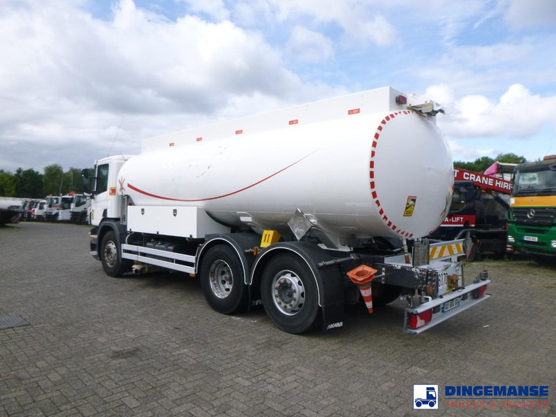 Scania P 320 DB 6X2 fuel tank 18.8 m3 / 5 comp - Tartályos teherautó: 3 kép. Scania P 320 DB 6X2 fuel tank 18.8 m3 / 5 comp - Tartályos teherautó: 3 kép.