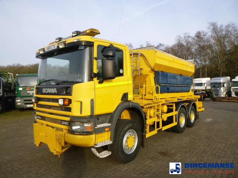Scania P114-340 CB 6X6 RHD gritter / snow plough - Hóeltakarító gép: 1 kép. Scania P114-340 CB 6X6 RHD gritter / snow plough - Hóeltakarító gép: 1 kép.