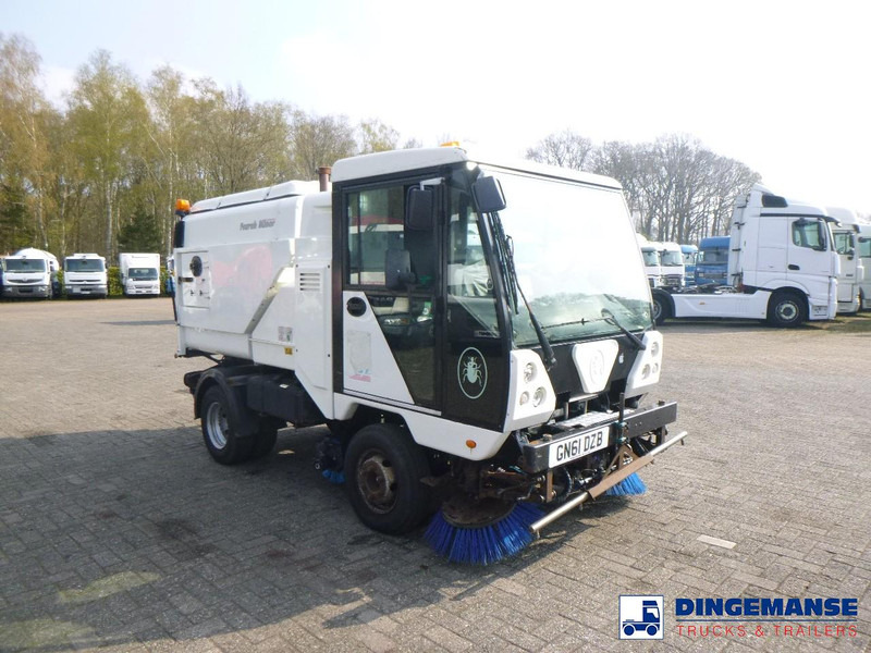 Scarab Minor Euro 5 street sweeper - Utcaseprő gép: 2 kép. Scarab Minor Euro 5 street sweeper - Utcaseprő gép: 2 kép.