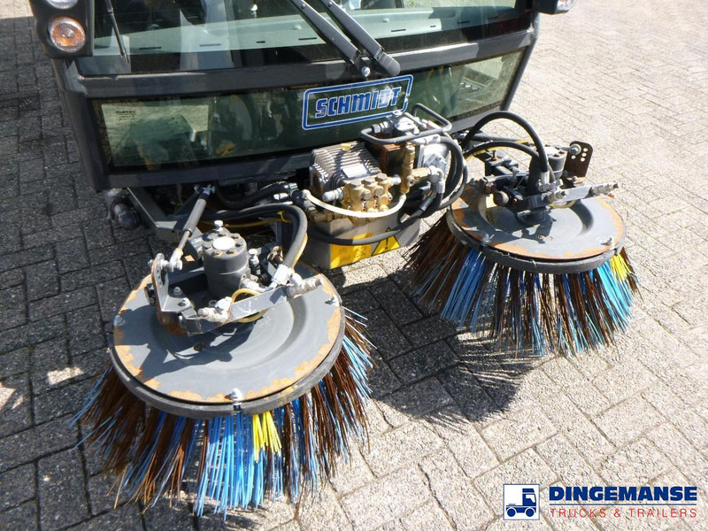 Utcaseprő gép Schmidt Compact 200 street sweeper: 9 kép.