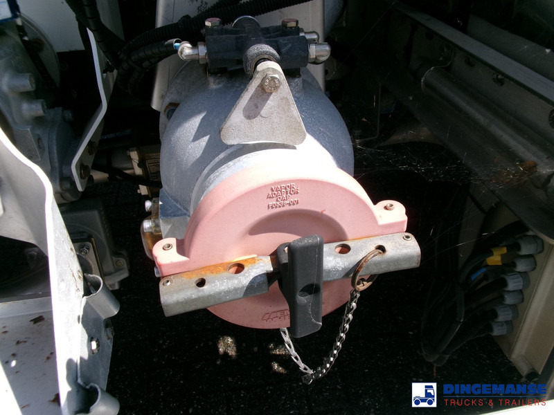 Tartályos teherautó Volvo FE 260 4x2 dxi fuel tank 13.3 m3 / 4 comp / ADR 21-06-2024: 13 kép.
