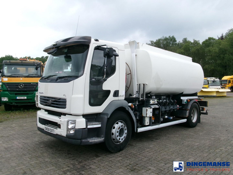 Volvo FL 240 4x2 RHD fuel tank 13 m3 / 4 comp - Tartályos teherautó: 1 kép. Volvo FL 240 4x2 RHD fuel tank 13 m3 / 4 comp - Tartályos teherautó: 1 kép.