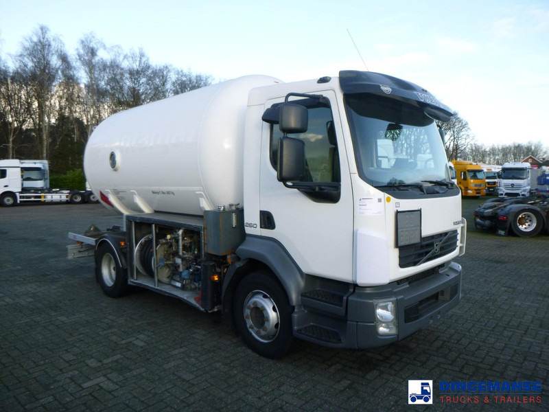 Volvo FL 260 4x2 gas tank 13.9 m3 - Tartályos teherautó: 2 kép. Volvo FL 260 4x2 gas tank 13.9 m3 - Tartályos teherautó: 2 kép.