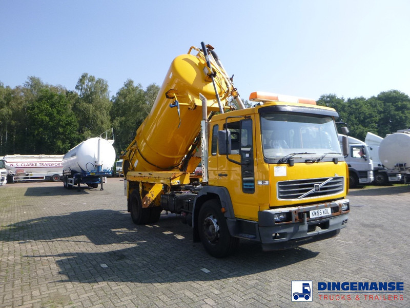 Volvo FL6 4x2 RHD Whale vacuum tank 8 m3 - Szippantós autó: 2 kép. Volvo FL6 4x2 RHD Whale vacuum tank 8 m3 - Szippantós autó: 2 kép.