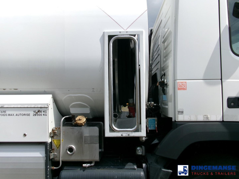 Volvo FM 380 6X2 fuel tank 20.6 m3 / 4 comp - Tartályos teherautó: 5 kép. Volvo FM 380 6X2 fuel tank 20.6 m3 / 4 comp - Tartályos teherautó: 5 kép.
