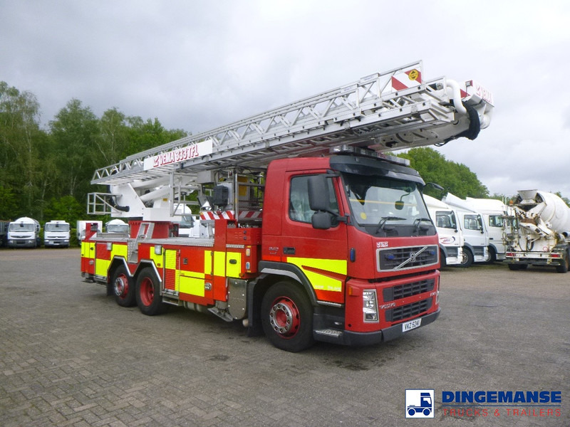 Volvo FM9 340 6x2 RHD Vema 333 TFL fire truck - Tűzoltóautó: 2 kép. Volvo FM9 340 6x2 RHD Vema 333 TFL fire truck - Tűzoltóautó: 2 kép.