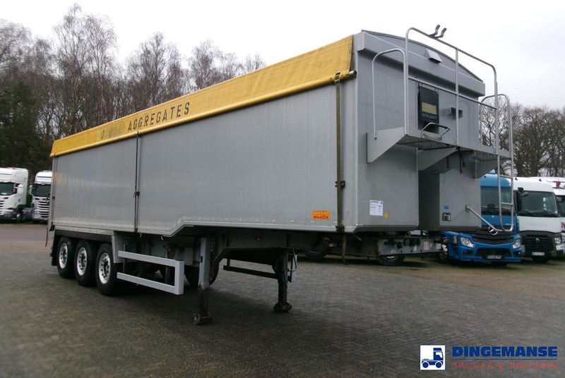 WILCOX Tipper trailer alu 52 m3 + tarpaulin - Félpótkocsi billenőplatós: 2 kép. WILCOX Tipper trailer alu 52 m3 + tarpaulin - Félpótkocsi billenőplatós: 2 kép.