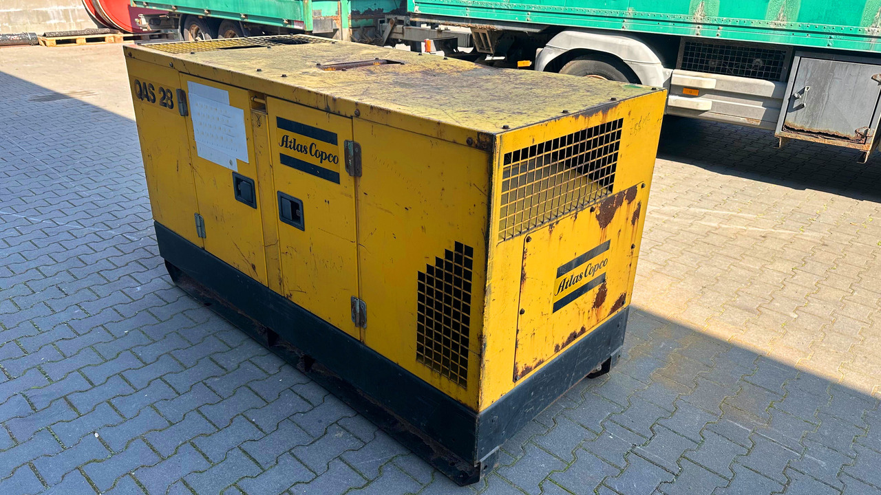 ATLAS Copco QAS 28 Yds BJ 1996 Elektro Stromgenerator Stromaggregat Notstrom - Áramfejlesztő: 4 kép. ATLAS Copco QAS 28 Yds BJ 1996 Elektro Stromgenerator Stromaggregat Notstrom - Áramfejlesztő: 4 kép.