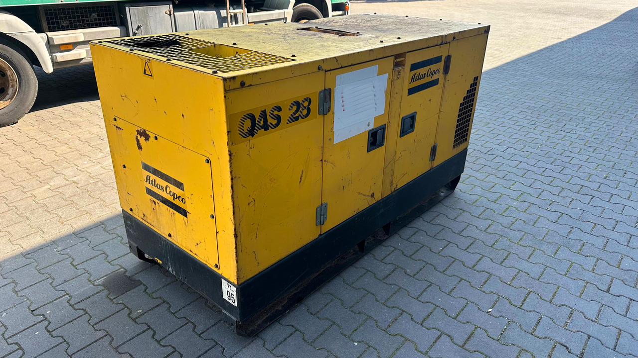 ATLAS Copco QAS 28 Yds BJ 1996 Elektro Stromgenerator Stromaggregat Notstrom - Áramfejlesztő: 3 kép. ATLAS Copco QAS 28 Yds BJ 1996 Elektro Stromgenerator Stromaggregat Notstrom - Áramfejlesztő: 3 kép.