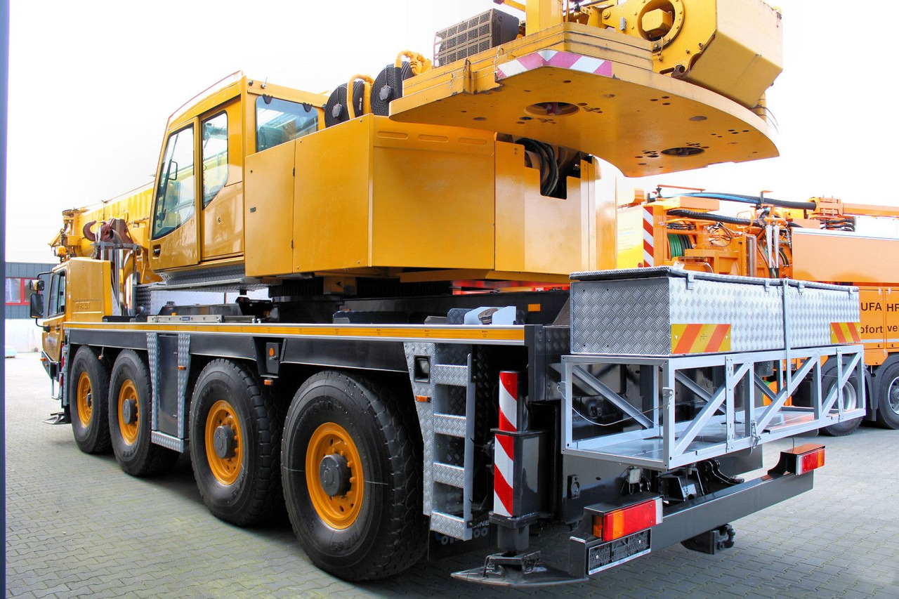 Faun Tadano FAUN ATF 90 G-4 8x6 Autokran + 20 tonnen - Darus autó: 4 kép. Faun Tadano FAUN ATF 90 G-4 8x6 Autokran + 20 tonnen - Darus autó: 4 kép.