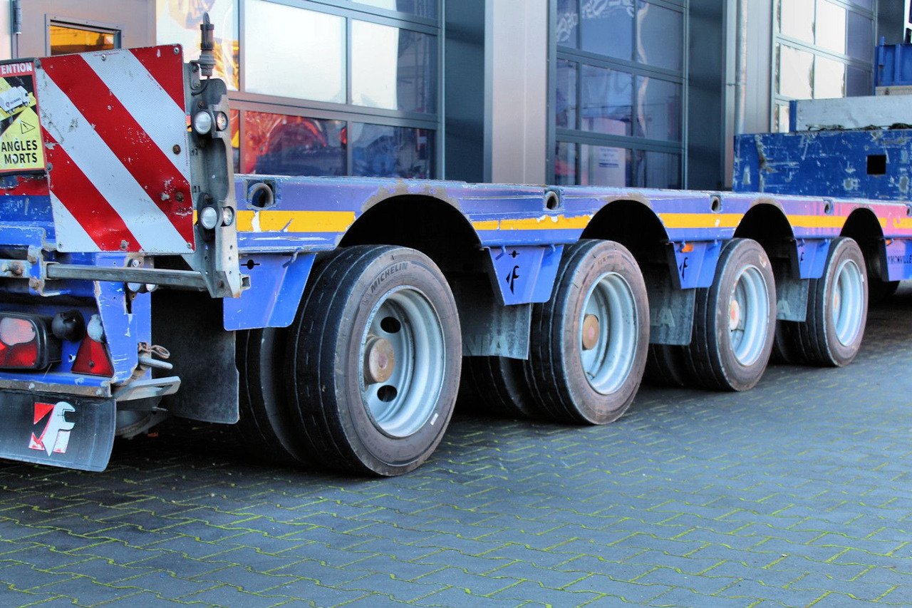 Félpótkocsi mélybölcsős Faymonville 4-Achs Multimax STN-4AX teleskopierbar+Lenkachse: 10 kép. Félpótkocsi mélybölcsős Faymonville 4-Achs Multimax STN-4AX teleskopierbar+Lenkachse: 10 kép.