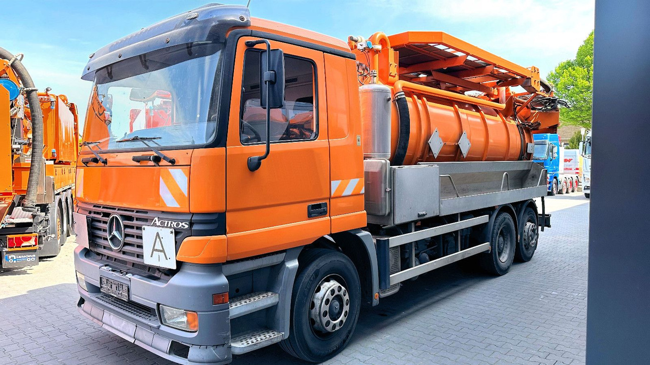 Mercedes-Benz Actros 2540 6x2 Küller/Kroll 13m³ HD-KOMBI - Szippantós autó: 2 kép. Mercedes-Benz Actros 2540 6x2 Küller/Kroll 13m³ HD-KOMBI - Szippantós autó: 2 kép.