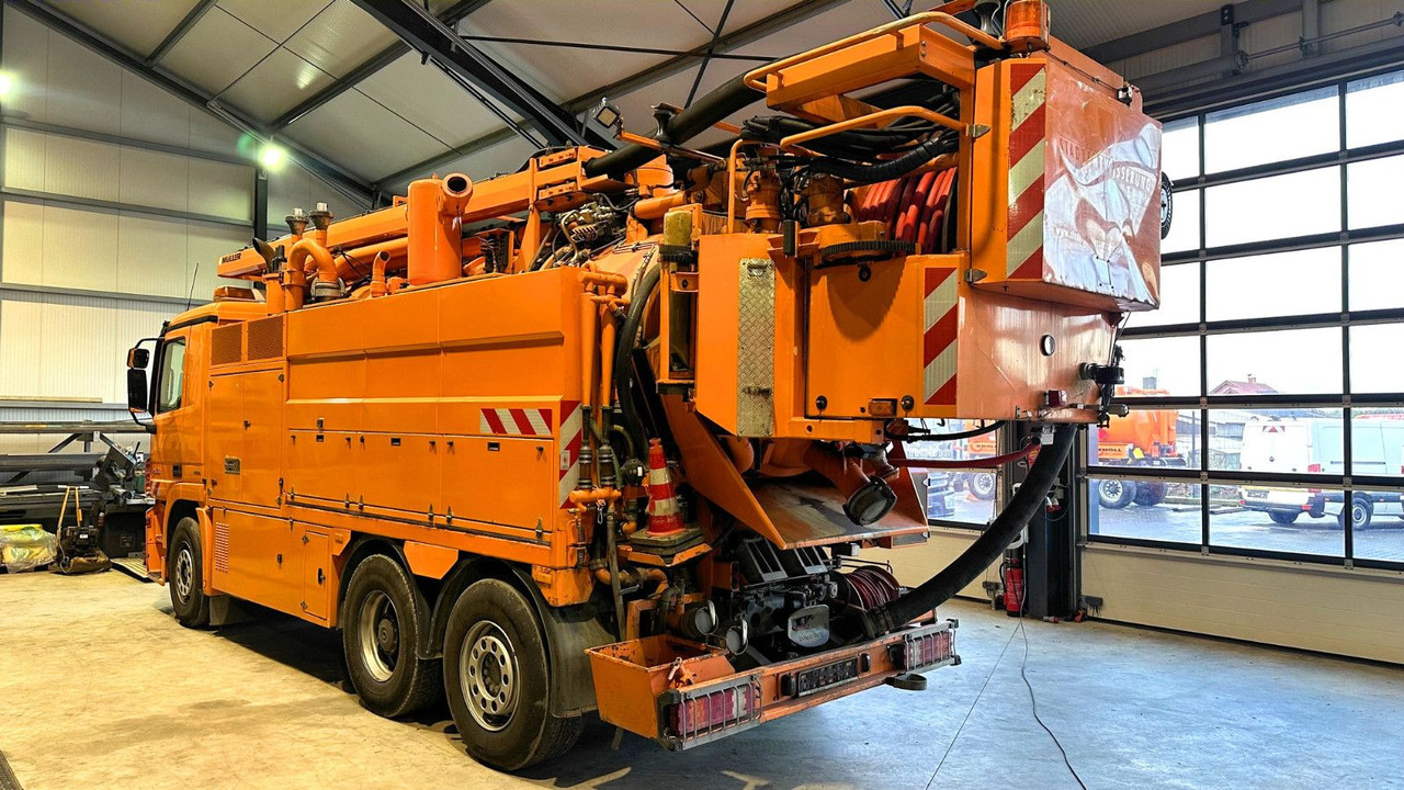 Mercedes-Benz Actros 2546 Müller 13m³ Canalmaster WRG-Recyclin - Szippantós autó: 2 kép. Mercedes-Benz Actros 2546 Müller 13m³ Canalmaster WRG-Recyclin - Szippantós autó: 2 kép.