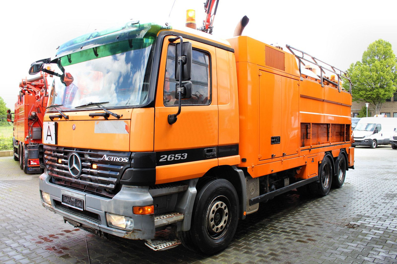 Mercedes-Benz Actros 2653 6x4 V8 Müller 16m³ Saug u.Spül-Kombi - Szippantós autó: 2 kép. Mercedes-Benz Actros 2653 6x4 V8 Müller 16m³ Saug u.Spül-Kombi - Szippantós autó: 2 kép.