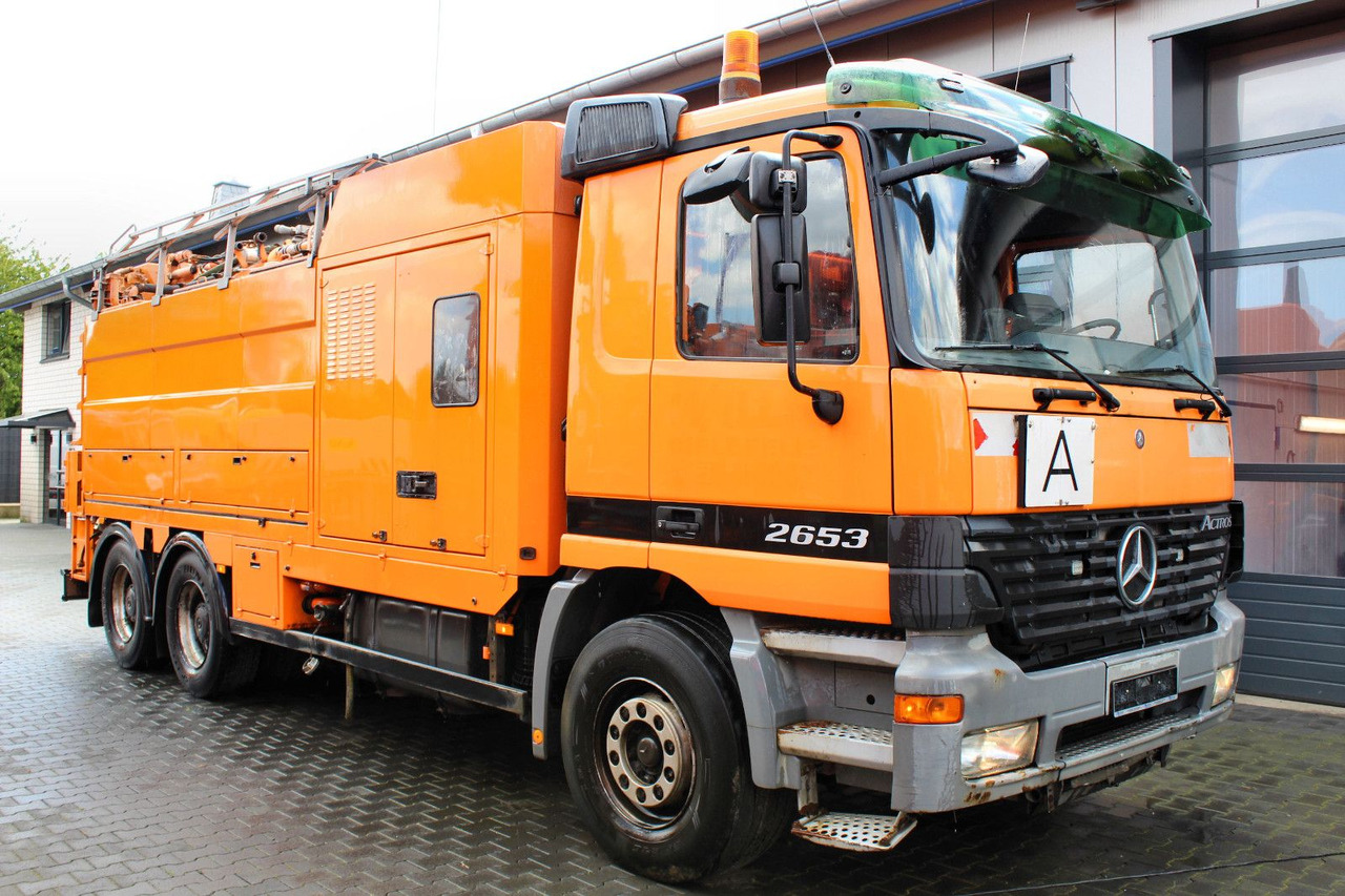 Mercedes-Benz Actros 2653 6x4 V8 Müller 16m³ Saug u.Spül-Kombi - Szippantós autó: 1 kép. Mercedes-Benz Actros 2653 6x4 V8 Müller 16m³ Saug u.Spül-Kombi - Szippantós autó: 1 kép.