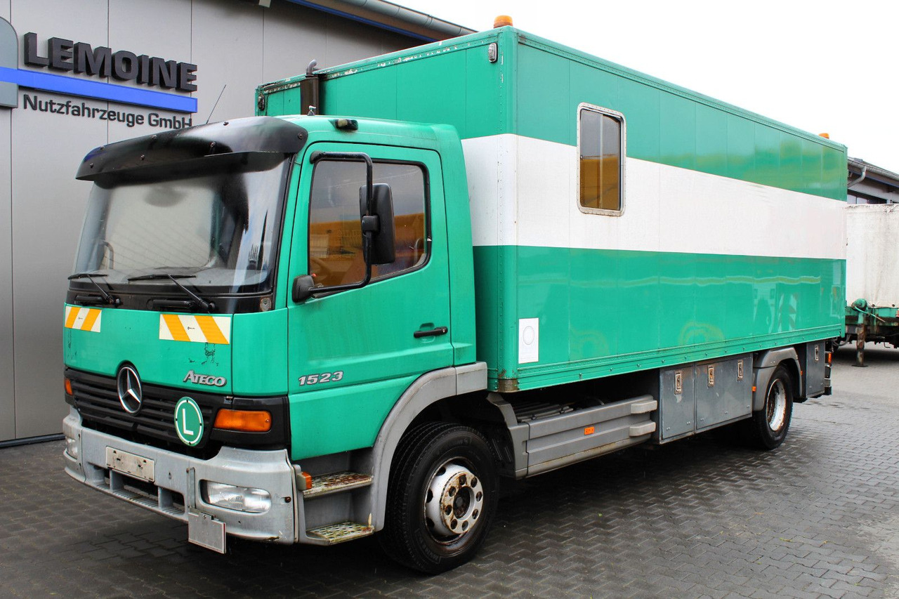 Mercedes-Benz Atego 1523 4x2 Koffer +AHK kein 1517 1518 1528 - Dobozos felépítményű teherautó: 2 kép. Mercedes-Benz Atego 1523 4x2 Koffer +AHK kein 1517 1518 1528 - Dobozos felépítményű teherautó: 2 kép.