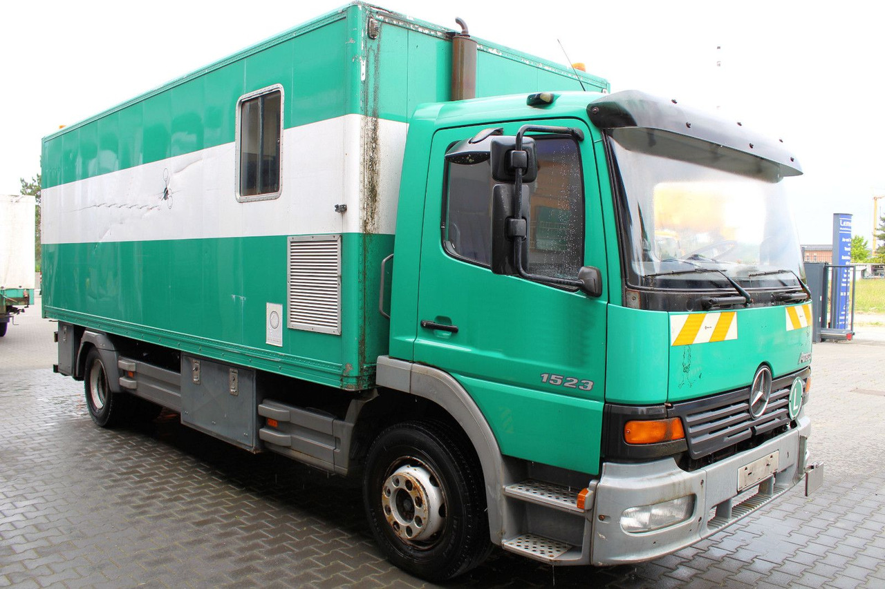 Mercedes-Benz Atego 1523 4x2 Koffer +AHK kein 1517 1518 1528 - Dobozos kisteherautó: 1 kép. Mercedes-Benz Atego 1523 4x2 Koffer +AHK kein 1517 1518 1528 - Dobozos kisteherautó: 1 kép.