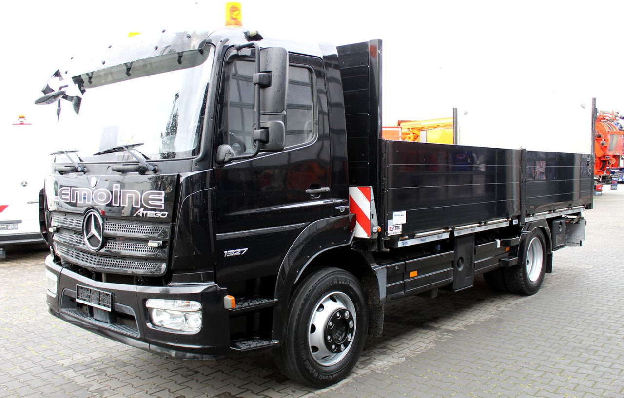 Mercedes-Benz Atego 1527 4x2 Pritsche + Ladebordwand - Platós teherautó: 2 kép. Mercedes-Benz Atego 1527 4x2 Pritsche + Ladebordwand - Platós teherautó: 2 kép.