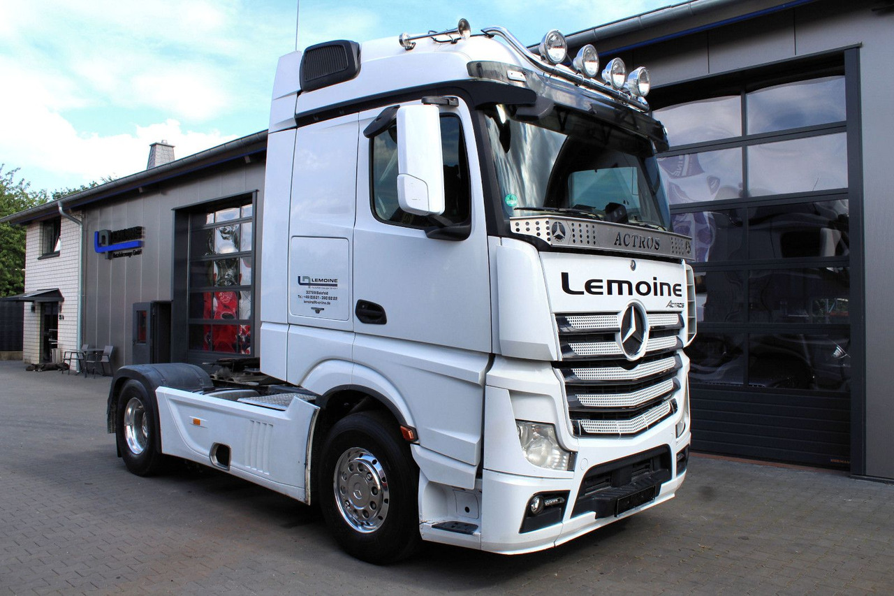 Mercedes-Benz Actros 1853 4x2 LS +Hydraulik + neuer AT-Motor - Nyergesvontató: 2 kép. Mercedes-Benz Actros 1853 4x2 LS +Hydraulik + neuer AT-Motor - Nyergesvontató: 2 kép.