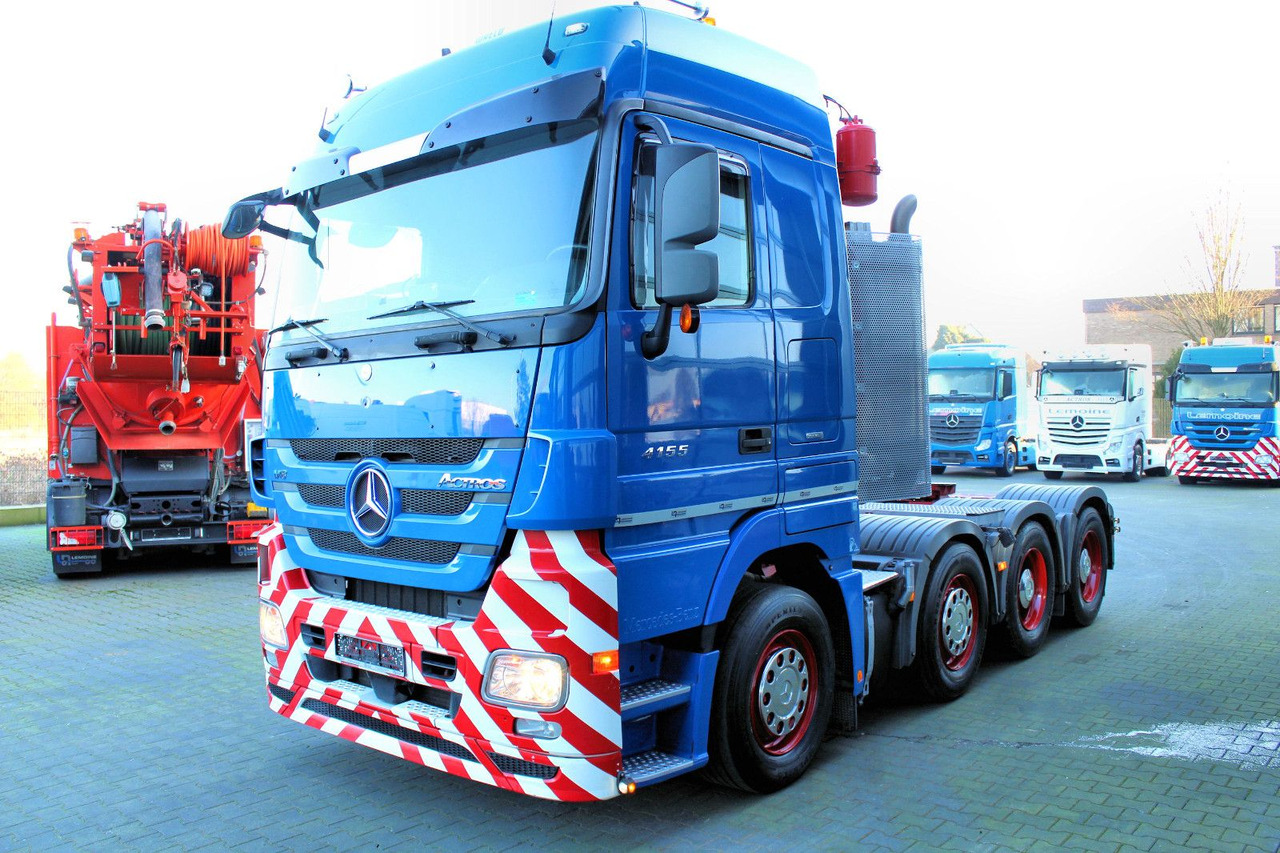 Mercedes-Benz Actros 4155 V8 SLT 8x4 MP3 TITAN 120 tonnen - Nyergesvontató: 2 kép. Mercedes-Benz Actros 4155 V8 SLT 8x4 MP3 TITAN 120 tonnen - Nyergesvontató: 2 kép.