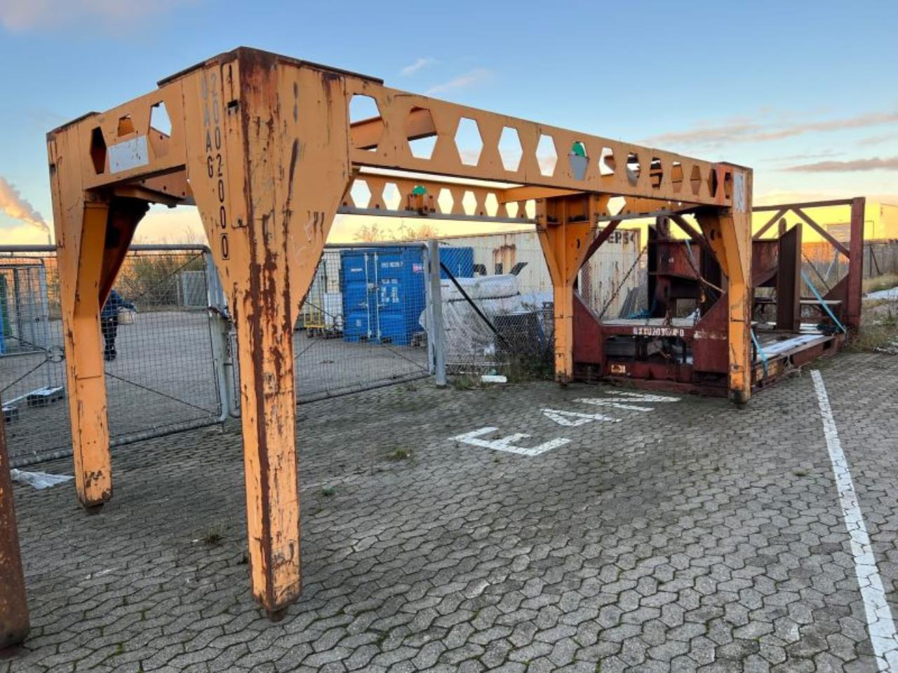 SHT LIFTING FRAME 40" - Adapterek - Konténer targoncá: 1 kép. SHT LIFTING FRAME 40" - Adapterek - Konténer targoncá: 1 kép.