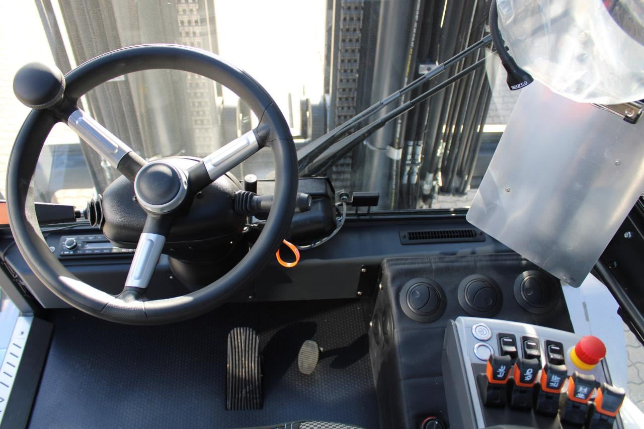 Carer A160-1200X - Elektromos targonca: 4 kép. Carer A160-1200X - Elektromos targonca: 4 kép.