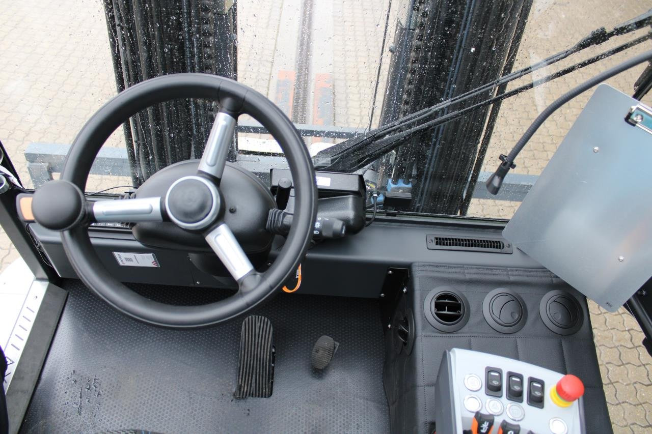 Carer A80-900X - Elektromos targonca: 4 kép. Carer A80-900X - Elektromos targonca: 4 kép.