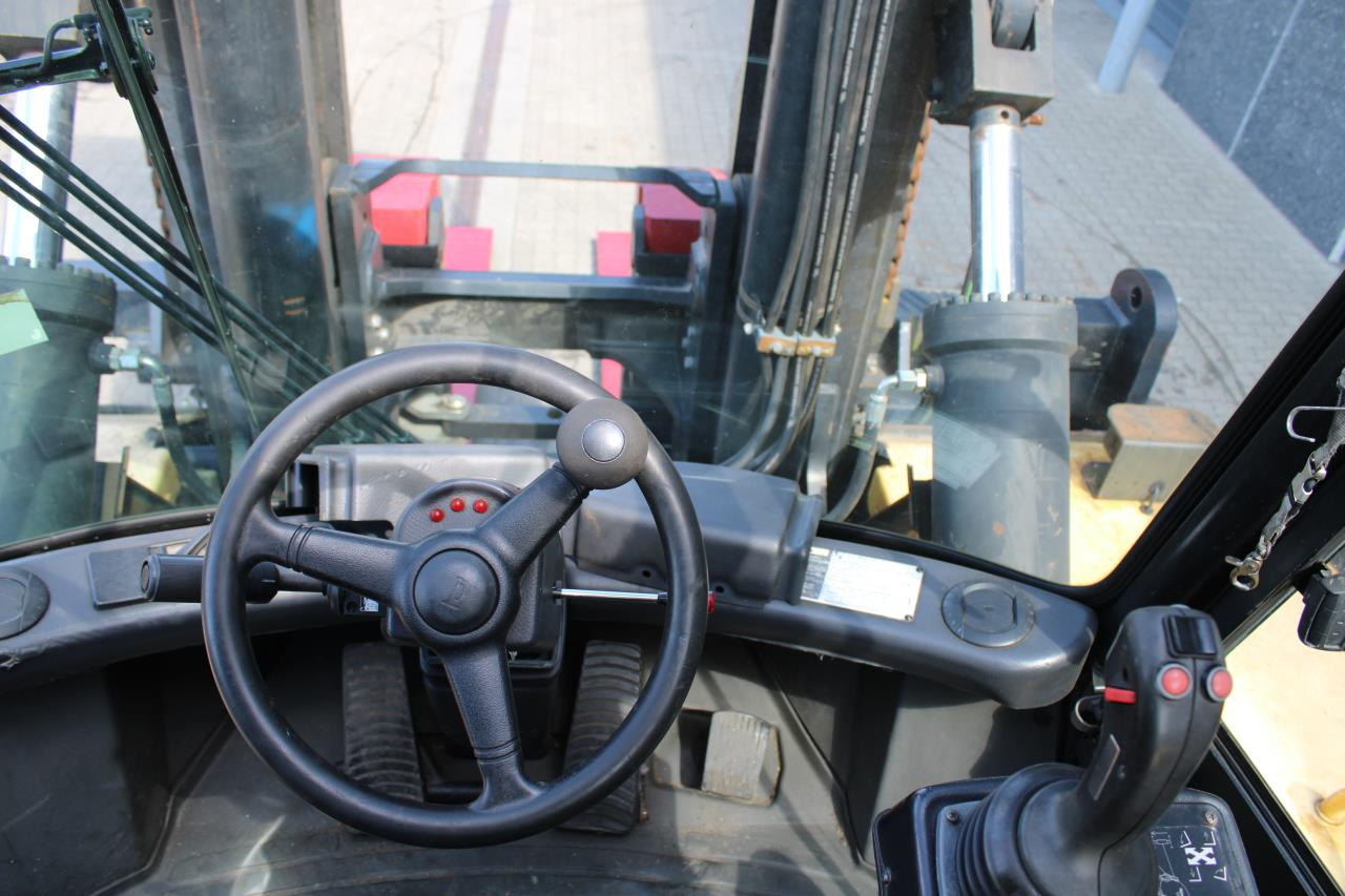 Hyster H28.00XM-16CH - Dízel targonca: 4 kép. Hyster H28.00XM-16CH - Dízel targonca: 4 kép.