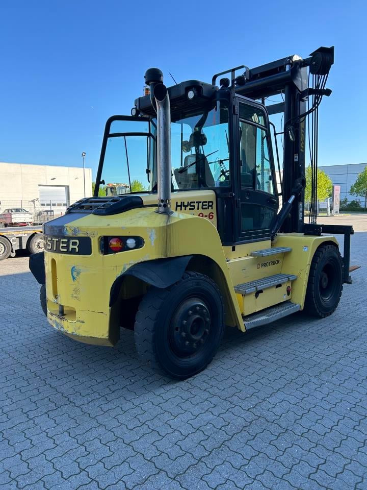 Hyster H9.00XM-6 - Dízel targonca: 3 kép. Hyster H9.00XM-6 - Dízel targonca: 3 kép.