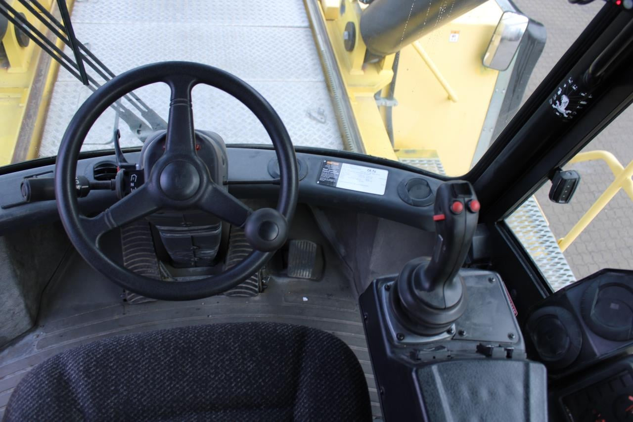 Hyster RS45-31CH - Konténerrakodó: 4 kép. Hyster RS45-31CH - Konténerrakodó: 4 kép.
