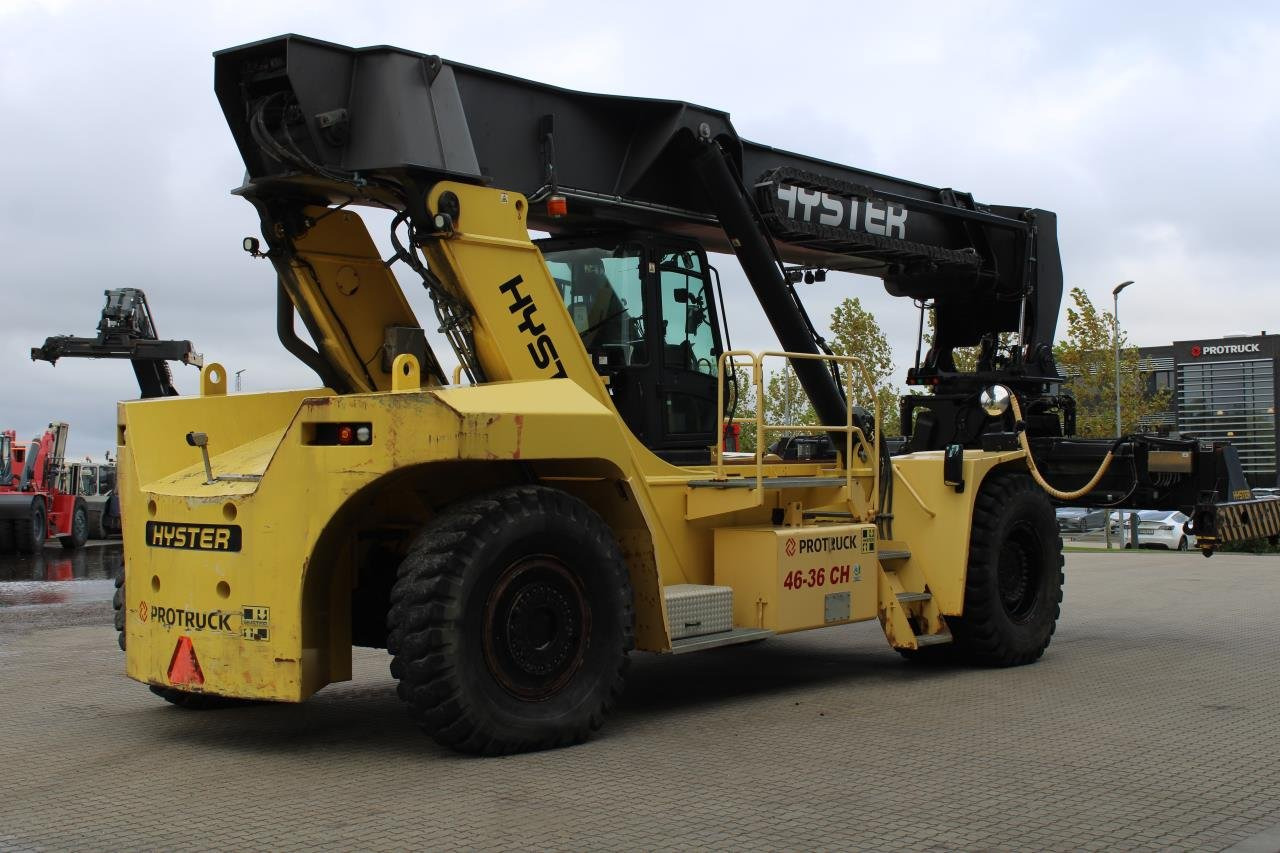 Hyster RS46-36CH - Konténerrakodó: 3 kép. Hyster RS46-36CH - Konténerrakodó: 3 kép.