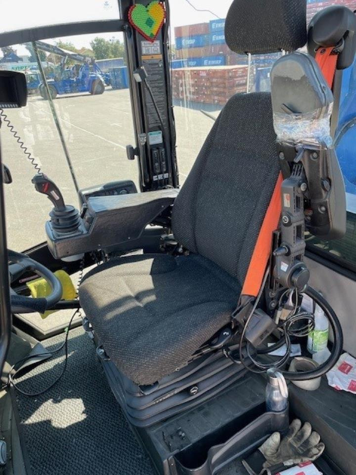 Hyster RS46-41L CH - Konténerrakodó: 4 kép. Hyster RS46-41L CH - Konténerrakodó: 4 kép.