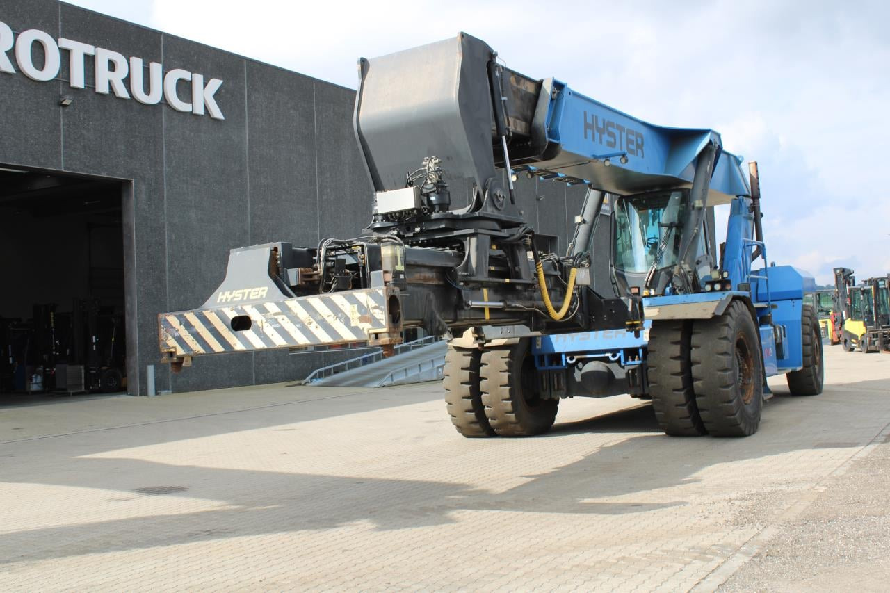 Hyster RS46-41L CH - Konténerrakodó: 2 kép. Hyster RS46-41L CH - Konténerrakodó: 2 kép.