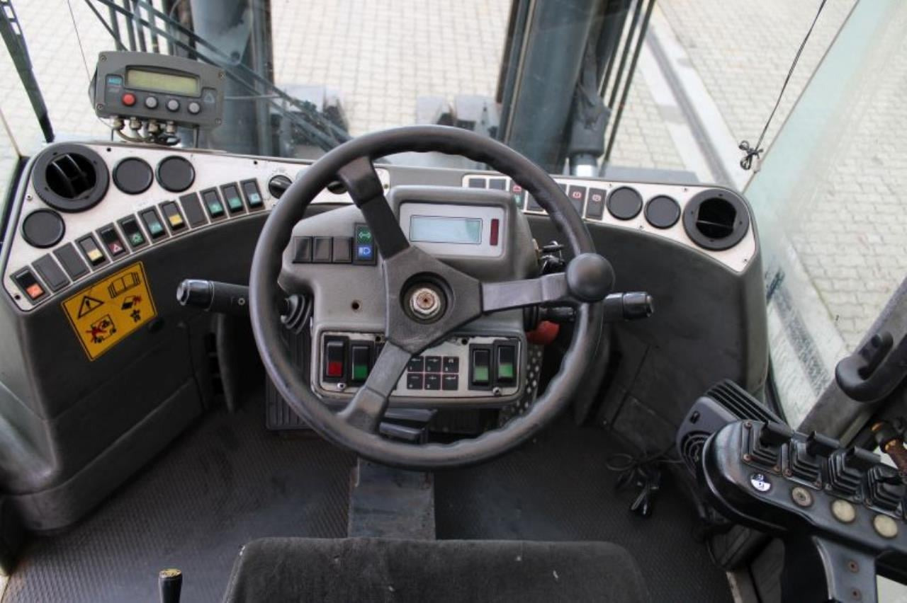 Kalmar DCD160-12 - Dízel targonca: 4 kép. Kalmar DCD160-12 - Dízel targonca: 4 kép.