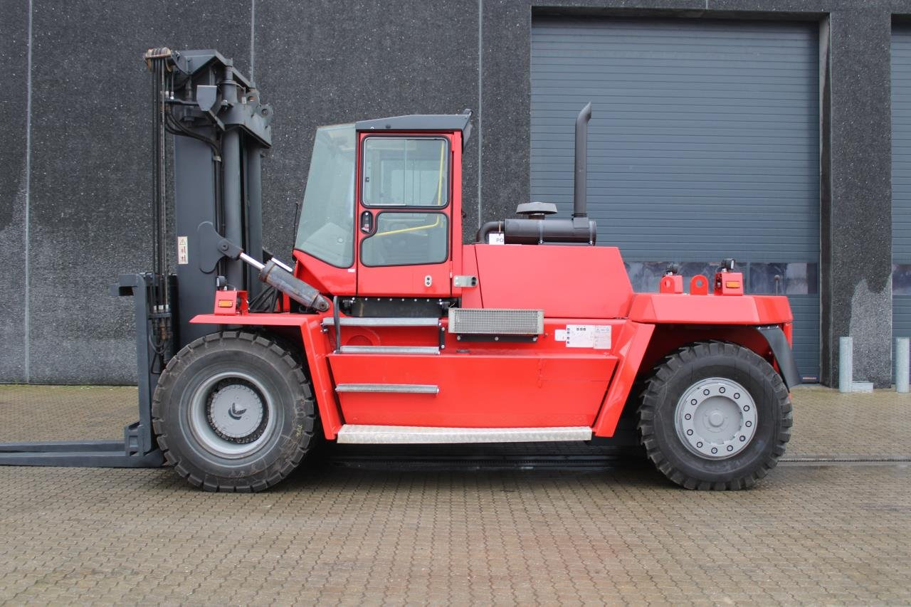 Kalmar DCD200-12LB - Dízel targonca: 1 kép. Kalmar DCD200-12LB - Dízel targonca: 1 kép.
