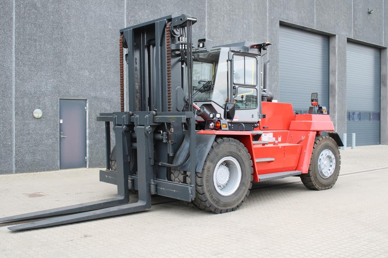 Kalmar DCD200-12LB - Dízel targonca: 2 kép. Kalmar DCD200-12LB - Dízel targonca: 2 kép.