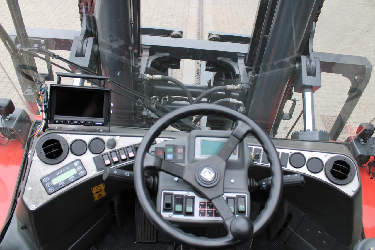 Kalmar DCD200-12LB - Dízel targonca: 4 kép. Kalmar DCD200-12LB - Dízel targonca: 4 kép.