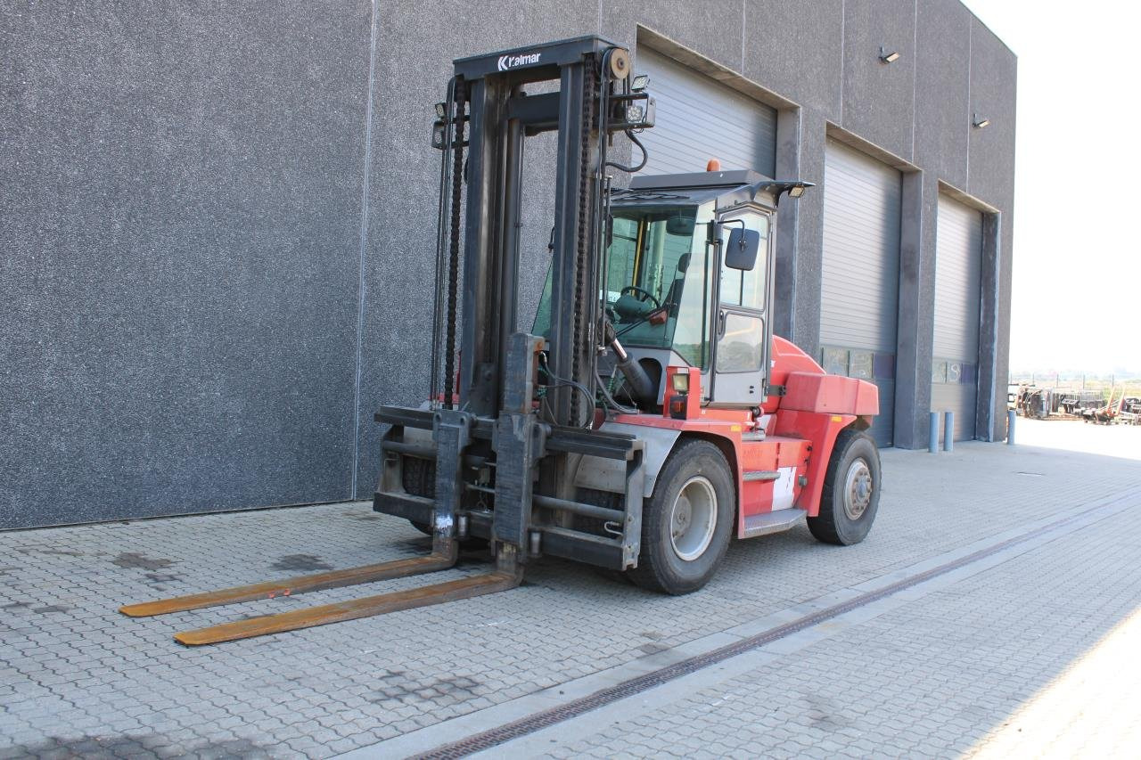 Kalmar DCE100-6 - Dízel targonca: 2 kép. Kalmar DCE100-6 - Dízel targonca: 2 kép.