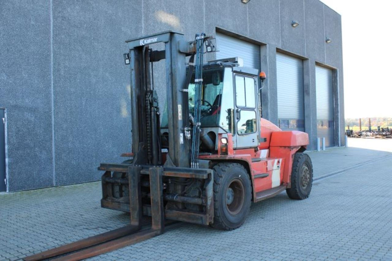 Kalmar DCE140-6 - Dízel targonca: 2 kép. Kalmar DCE140-6 - Dízel targonca: 2 kép.