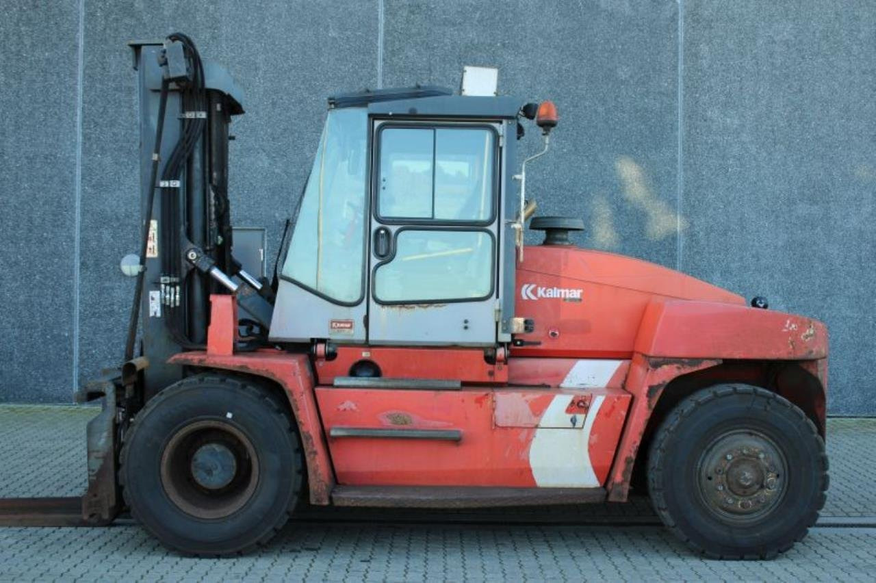 Kalmar DCE140-6 - Dízel targonca: 1 kép. Kalmar DCE140-6 - Dízel targonca: 1 kép.