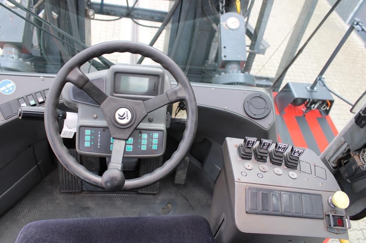 Kalmar DCF330-12LB - Dízel targonca: 4 kép. Kalmar DCF330-12LB - Dízel targonca: 4 kép.