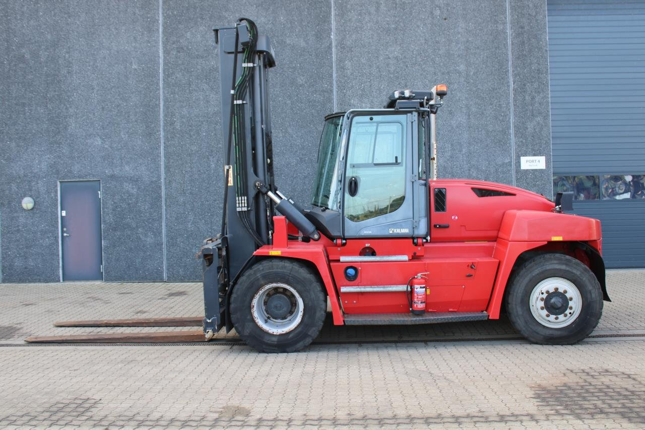 Kalmar DCG100-12 - Dízel targonca: 1 kép. Kalmar DCG100-12 - Dízel targonca: 1 kép.